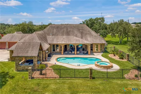 178 Juniper Trl, Yoakum, TX 77995