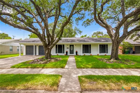 2308 E Loma Vista Ave, Victoria, TX 77901
