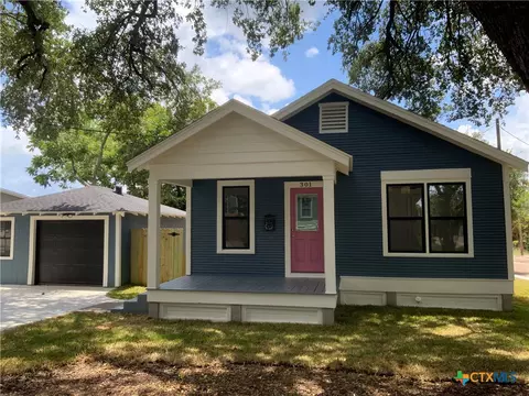 702 S William St, Victoria, TX 77901