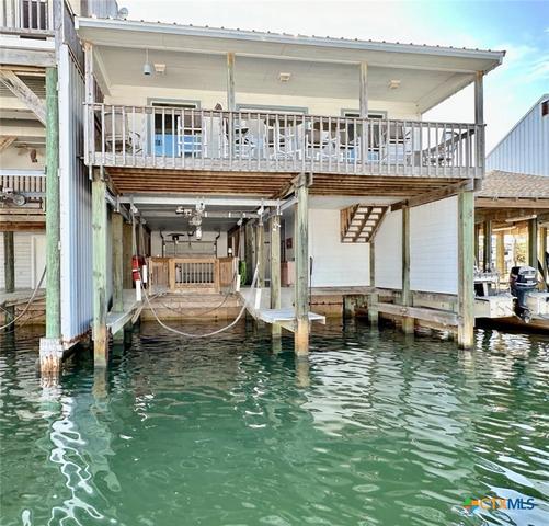 515 S 13th St, Port O'connor, TX 77982