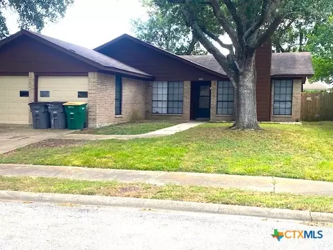 407 Ivanhoe Dr, Victoria, TX 77901