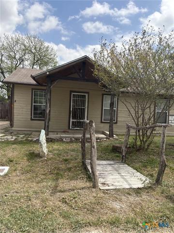 117 Paul St, Rogers, TX 76569