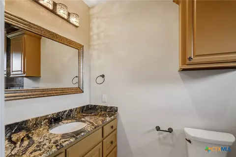 Bath - 48 Post Oak Run, Inez, TX 77968 photo 5 of 7