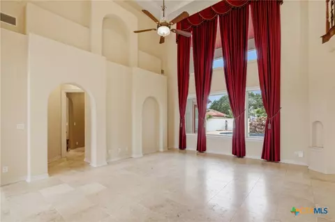 Living - 48 Post Oak Run, Inez, TX 77968 photo 2 of 11