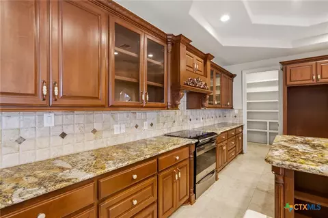 Kitchen - 48 Post Oak Run, Inez, TX 77968 photo 2 of 6