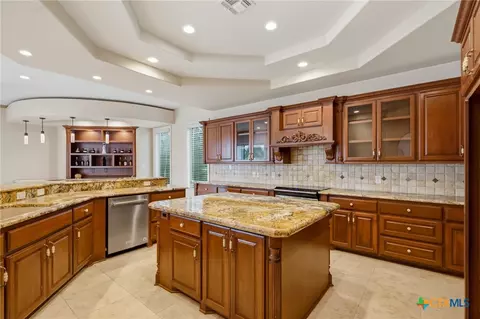 Kitchen - 48 Post Oak Run, Inez, TX 77968 photo 1 of 6