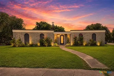 101 Mc Dow St, Victoria, TX 77901
