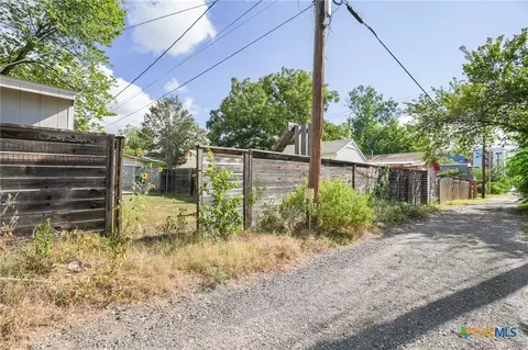 Exterior - 1705 E 14th St #B, Austin, TX 78702 photo 9 of 9