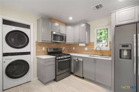 Other - 1705 E 14th St #B, Austin, TX 78702 photo 5 of 7