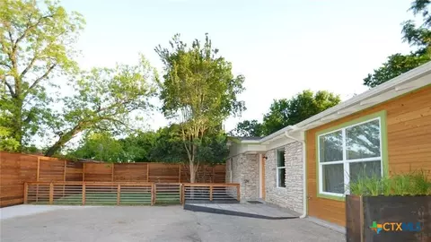 Exterior - 1705 E 14th St #B, Austin, TX 78702 photo 8 of 9