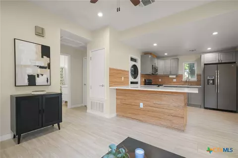 Other - 1705 E 14th St #B, Austin, TX 78702 photo 3 of 7
