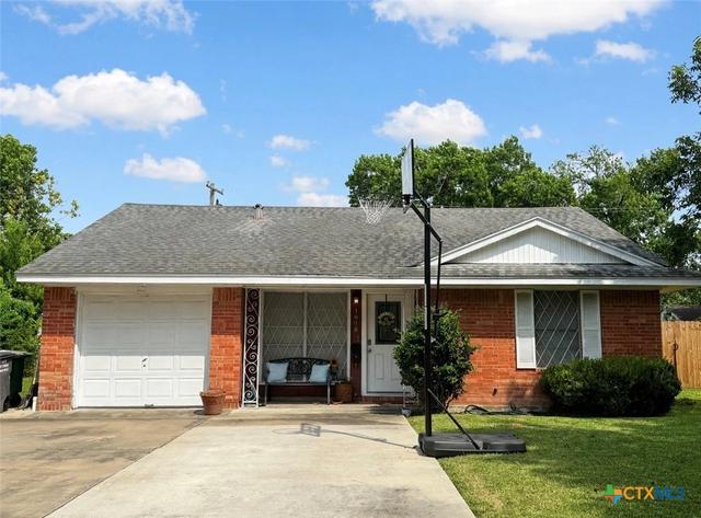 1608 Bexar Ave, Victoria, TX 77901
