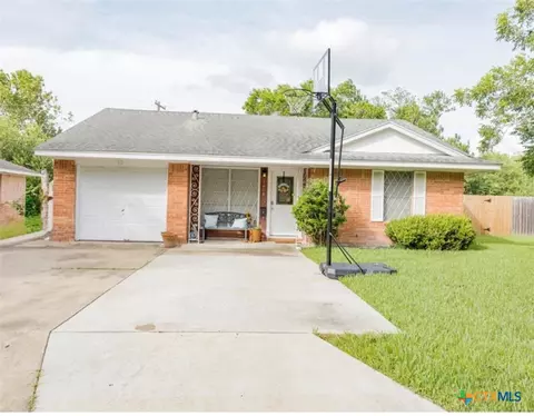 1608 Bexar Ave, Victoria, TX 77901