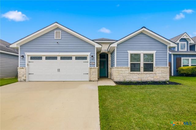 121 Nantucket Ave, Victoria, TX 77904