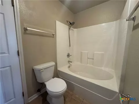 Bath - 3003 Baldwin Loop, Killeen, TX 76549 photo 2 of 6