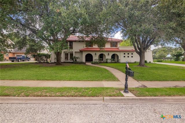 213 Tracy Ln, Victoria, TX 77904