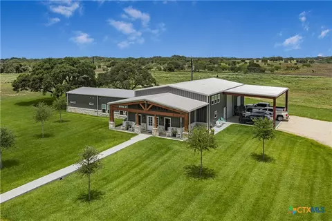 686 Rappold Rd, Yoakum, TX 77995