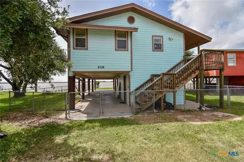 2116 W Bayshore Dr, Palacios, TX 77465