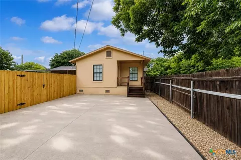 140 Hillcrest Dr, Luling, TX 78648 photo 29