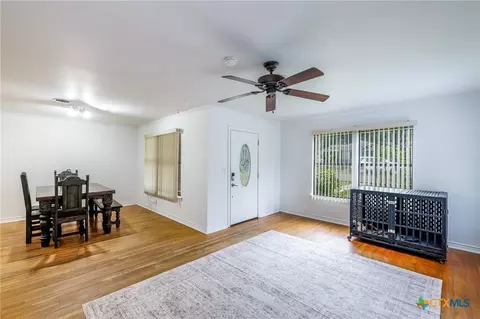 140 Hillcrest Dr, Luling, TX 78648 photo 25