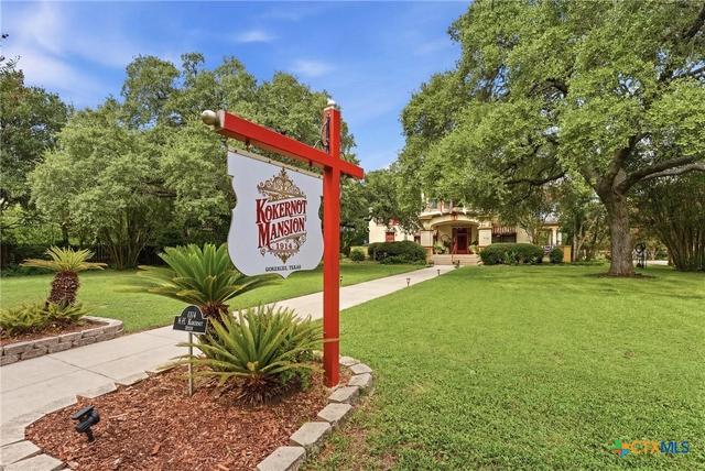 723 Saint James St, Gonzales, TX 78629