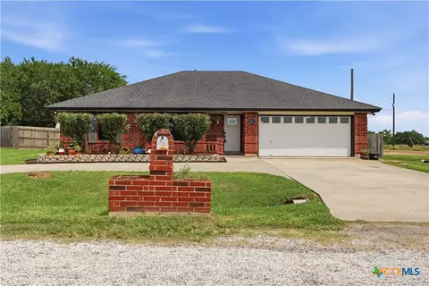 216 Sparrow Ln, Victoria, TX 77905