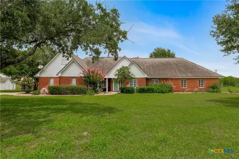 80 Hunters Way, Victoria, TX 77904