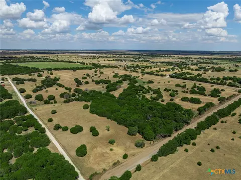 422 County Road 340, Mcgregor, TX 76657