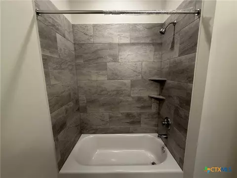 Bath - 6906 Mcgregor Loop, Killeen, TX 76549 photo 6 of 6