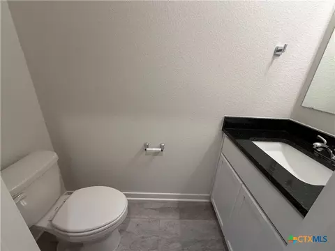 Bath - 6906 Mcgregor Loop, Killeen, TX 76549 photo 3 of 6