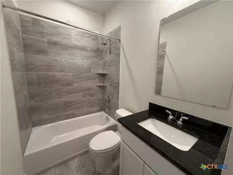 Bath - 6906 Mcgregor Loop, Killeen, TX 76549 photo 4 of 6