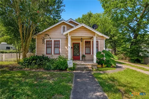 705 W San Antonio St, Victoria, TX 77901
