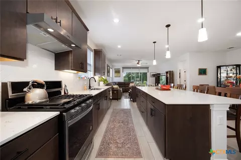 Kitchen - 405 Kitty Hawk Rd, Georgetown, TX 78633 photo 4 of 7