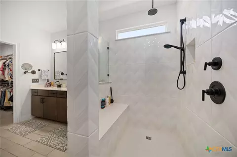 Bath - 405 Kitty Hawk Rd, Georgetown, TX 78633 photo 2 of 3