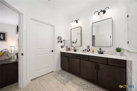 Entry Way - 405 Kitty Hawk Rd, Georgetown, TX 78633 photo 2 of 2