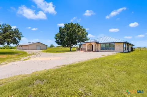 166 Lower Seguin Rd, Marion, TX 78124