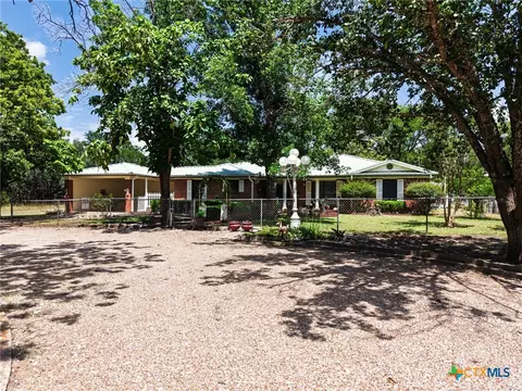 105 Lms Ln, Gatesville, TX 76528