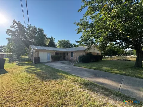 105 Curry Dr, Gatesville, TX 76528