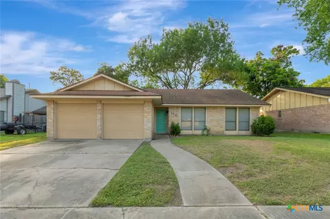 110 Concord Ln, Victoria, TX 77901