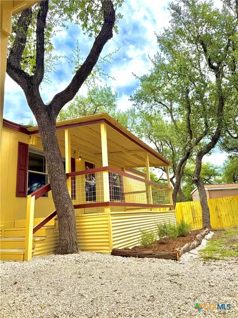 163 Quail Run St, Canyon Lake, TX 78133