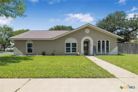 101 King Arthur St, Victoria, TX 77904