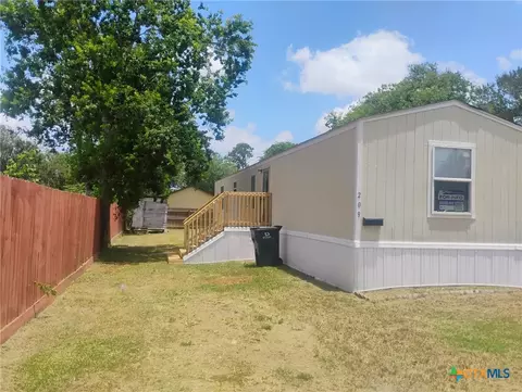 209 Olive, El Campo, TX 77437
