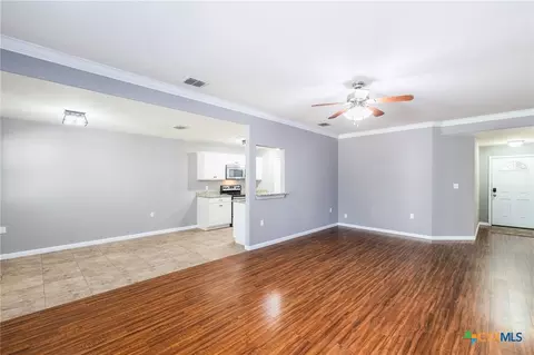 Living - 186 Talon, Luling, TX 78648 photo 2 of 5