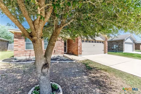 Exterior - 186 Talon, Luling, TX 78648 photo 6 of 7