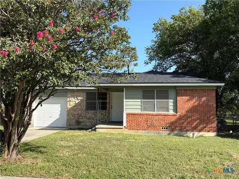 706 W Avenue E, Copperas Cove, TX 76522