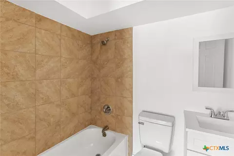 Bath - 2601 2603 Summer Ave, Waco, TX 76708 photo 5 of 6