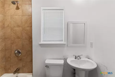 Bath - 2601 2603 Summer Ave, Waco, TX 76708 photo 1 of 6