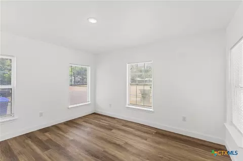 Living - 2601 2603 Summer Ave, Waco, TX 76708 photo 4 of 4