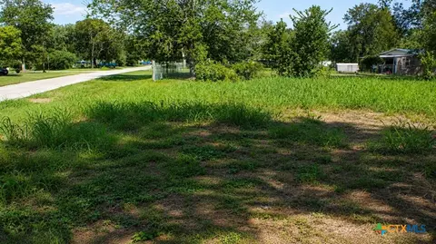 lot5 SW Blk 1st Ave, Waelder, TX 78959