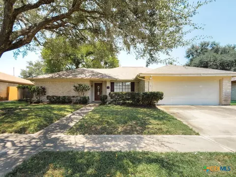 404 Alamogordo Dr, Victoria, TX 77904